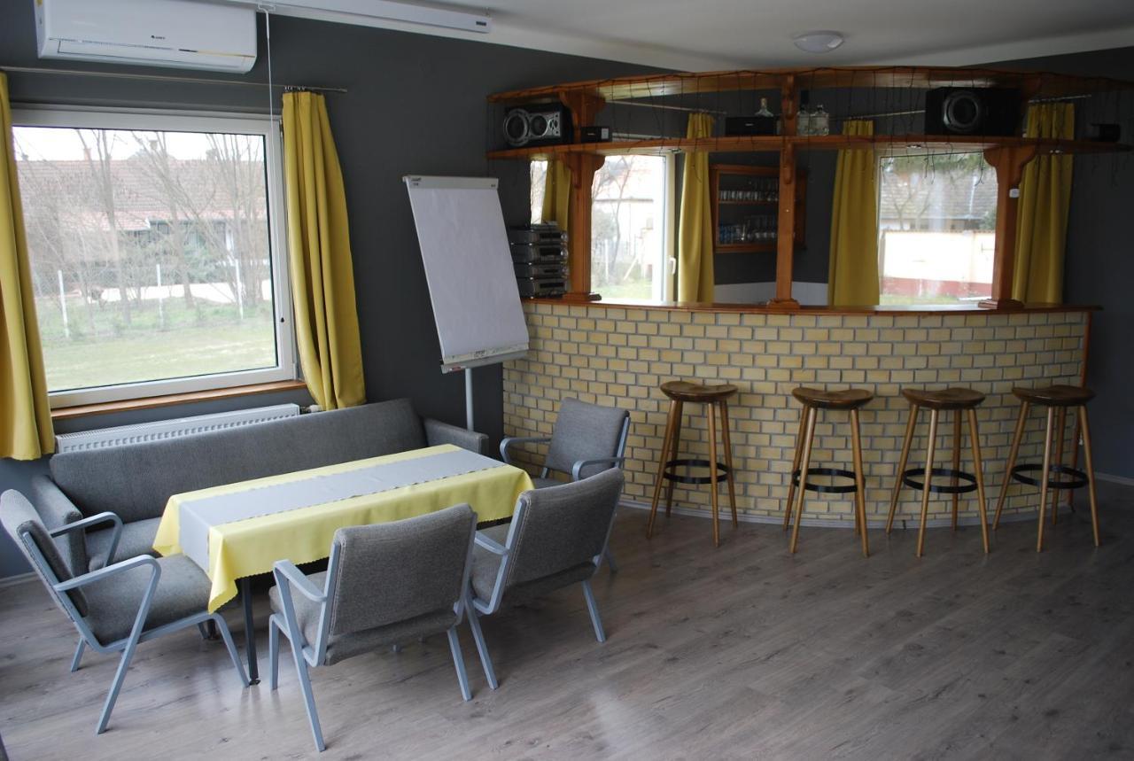 Casa Napsugar Panzio Bed and Breakfast Apostag Buitenkant foto
