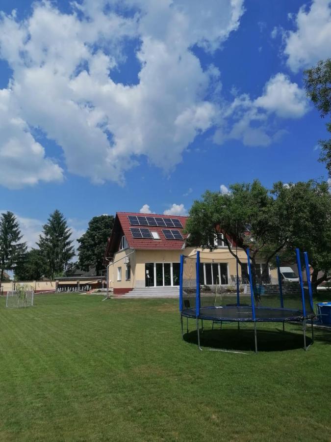 Casa Napsugar Panzio Bed and Breakfast Apostag Buitenkant foto