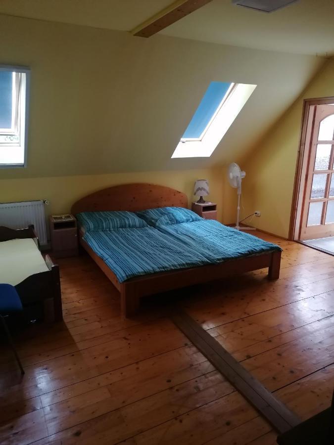 Casa Napsugar Panzio Bed and Breakfast Apostag Buitenkant foto